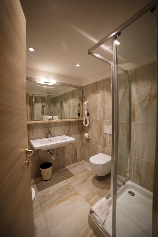 Olympic Regina Hotel Pinzolo Esterno foto