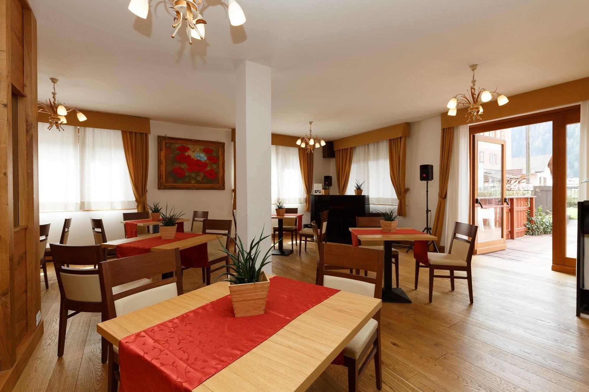 Olympic Regina Hotel Pinzolo Esterno foto