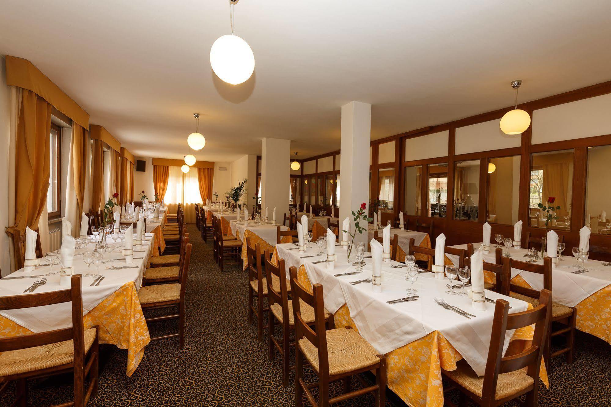 Olympic Regina Hotel Pinzolo Esterno foto