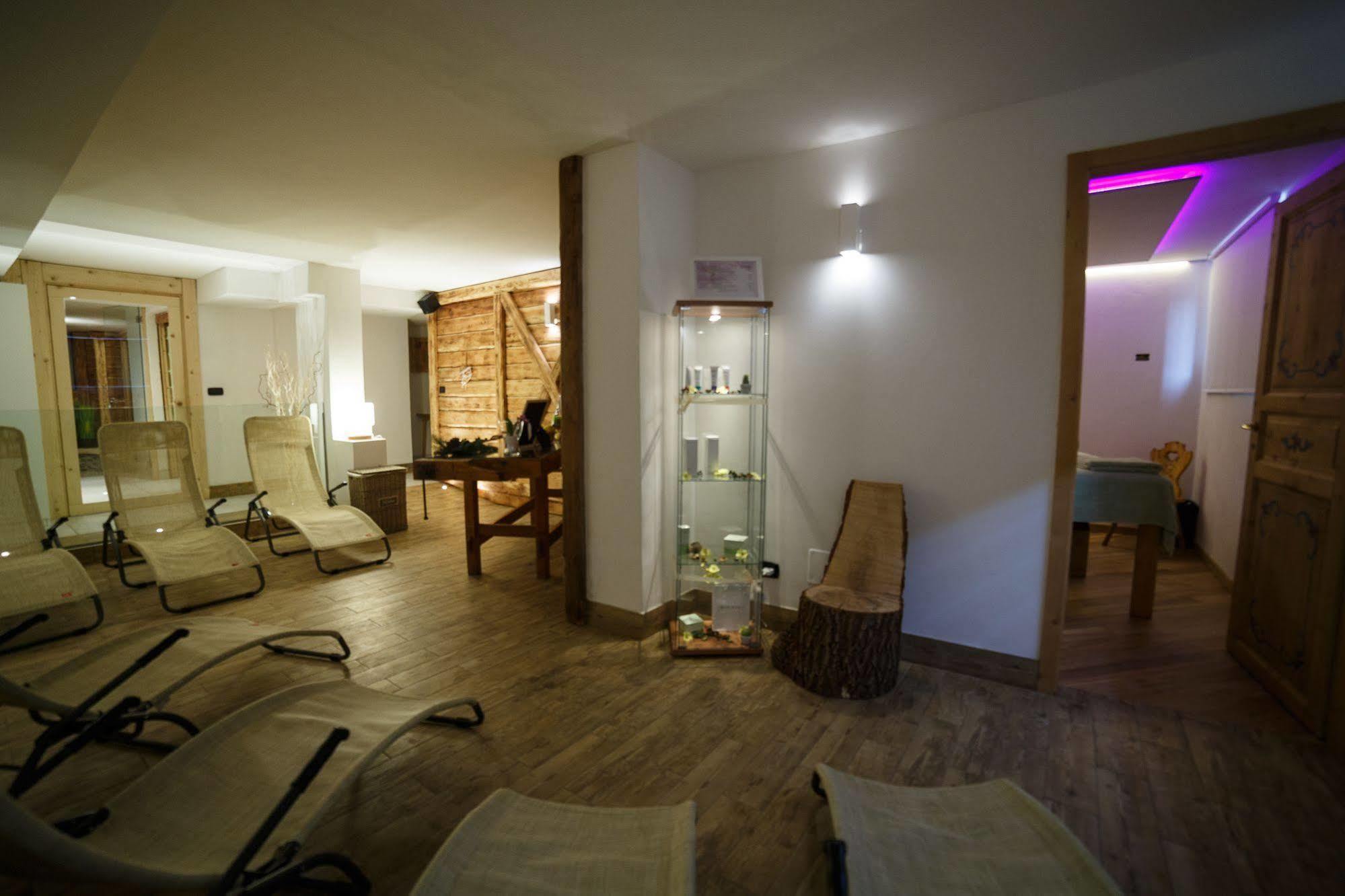 Olympic Regina Hotel Pinzolo Esterno foto