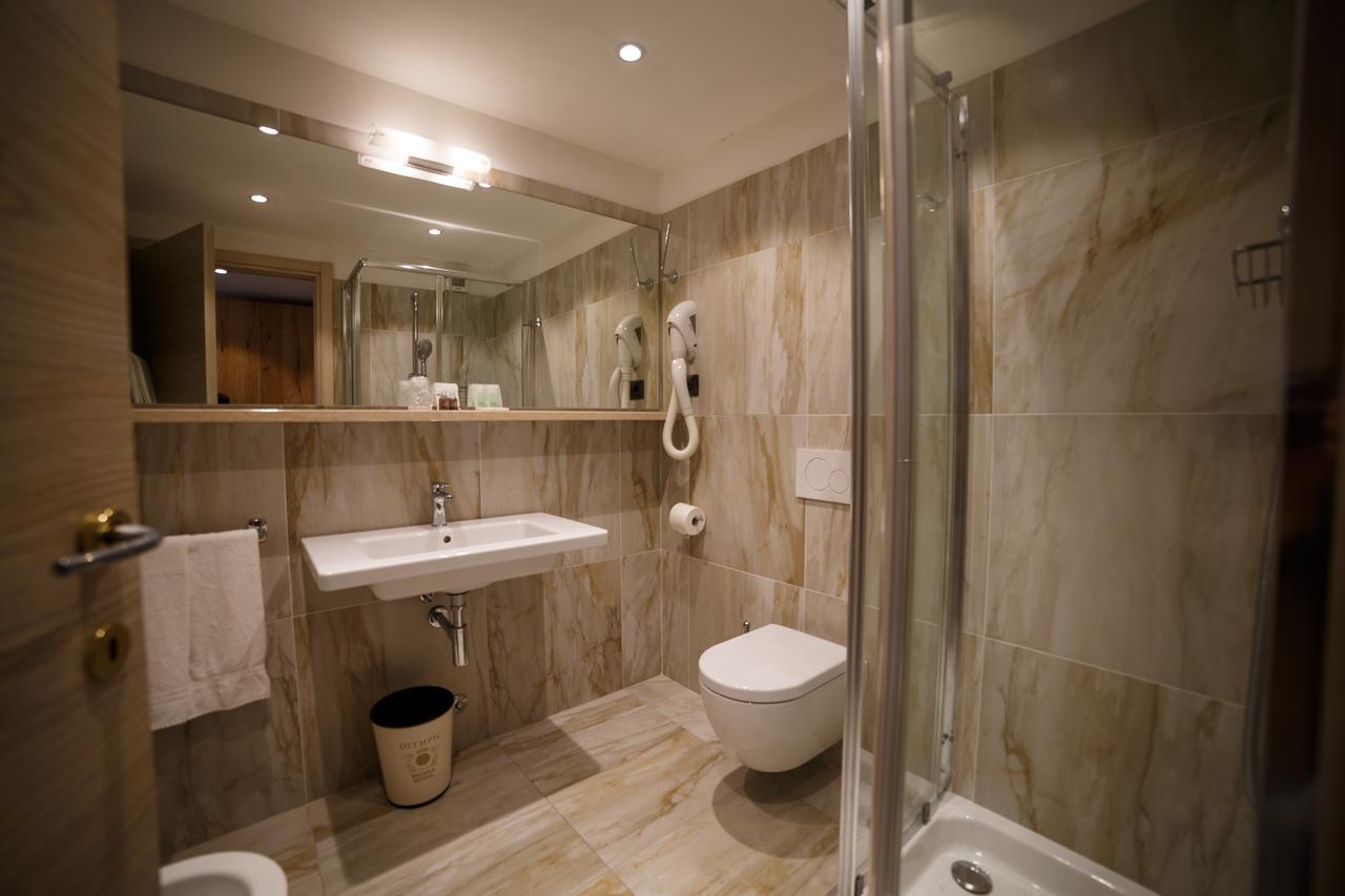 Olympic Regina Hotel Pinzolo Esterno foto